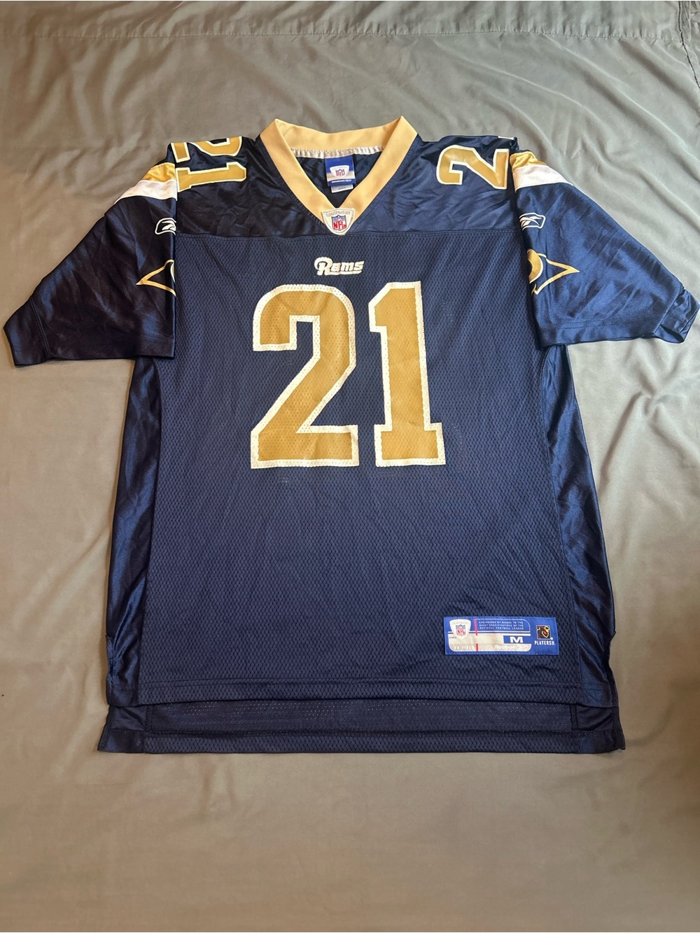 Authentic Reebok / NFL / St. Louis Rams Jersey (LIKE NEW)